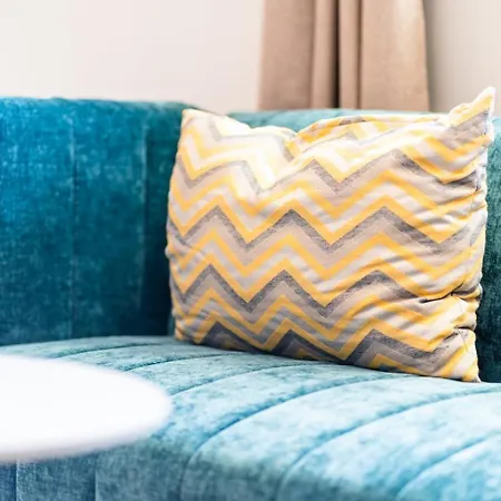 Guestready - Steps From • Champagne Pool Apartment *